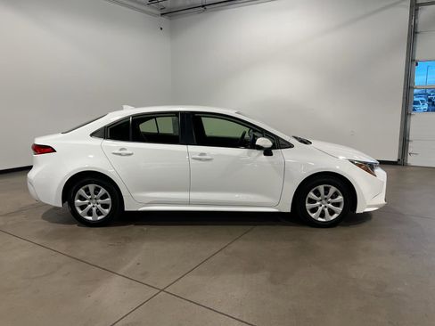 Used 2023 Toyota Corolla LE image 2