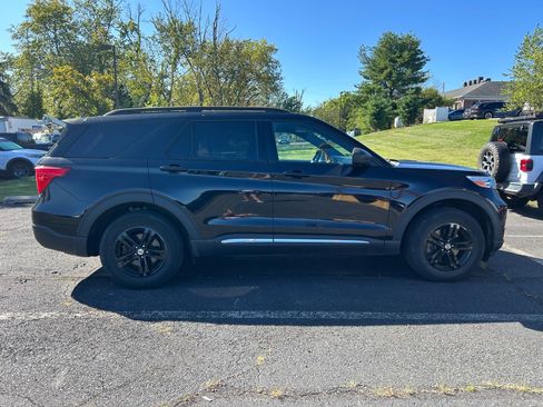 Used 2020 Ford Explorer XLT w/ Comfort Package AWD/4WD image 4