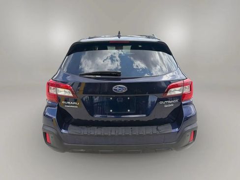 Used 2018 Subaru Outback 3.6R Touring w/ Popular Package #3 AWD/4WD image 6