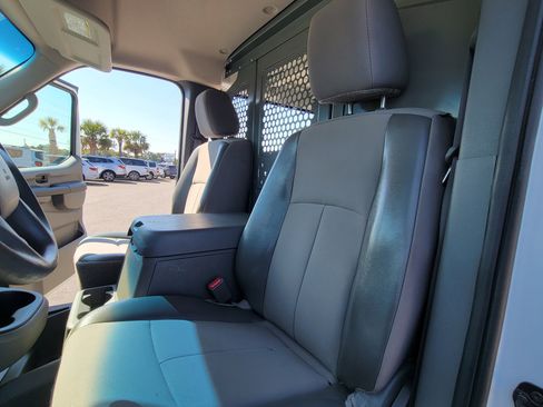 Used 2015 Nissan NV 2500 SV w/ Side & Curtain Airbag Package image 22