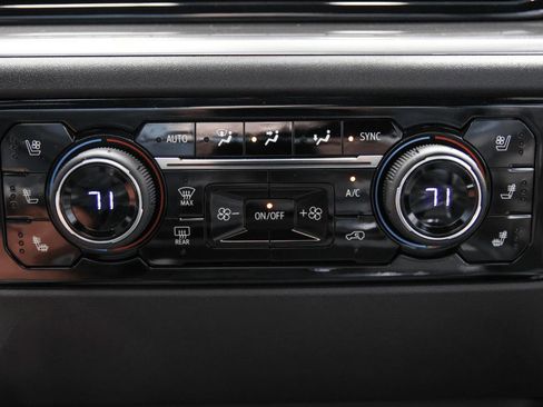 Used 2025 Chevrolet Silverado 2500 High Country w/ Technology Package image 21