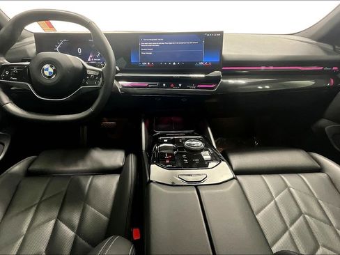 Used 2024 BMW 530i xDrive w/ Premium Package image 18