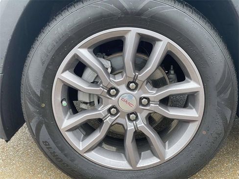 Used 2023 GMC Terrain SLT image 9