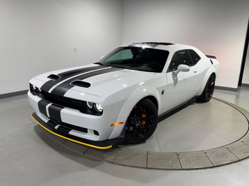 Used 2023 Dodge Challenger SRT Hellcat RWD image 2