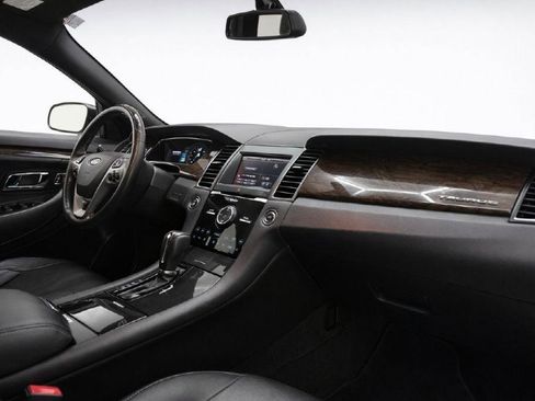 Used 2013 Ford Taurus Limited image 36