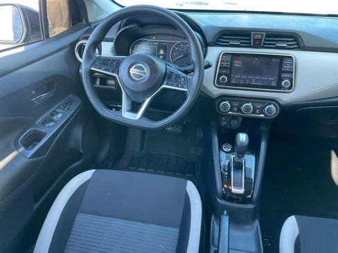 Certified 2022 Nissan Versa SV w/ Trunk Package image 9