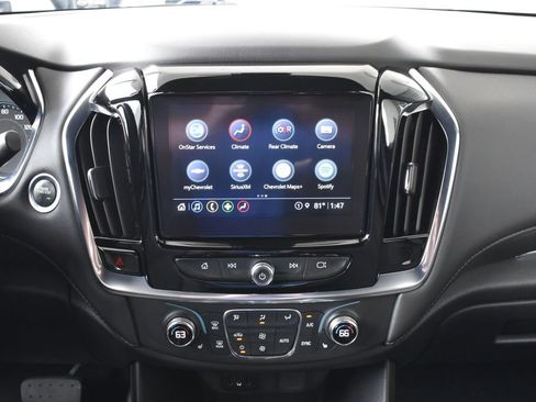 Used 2023 Chevrolet Traverse LT FWD image 18