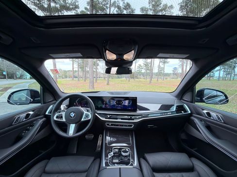 Certified 2025 BMW X5 xDrive40i w/ Executive Package image 2
