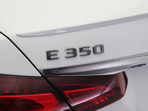 Used 2022 Mercedes-Benz E 350 Sedan image 19