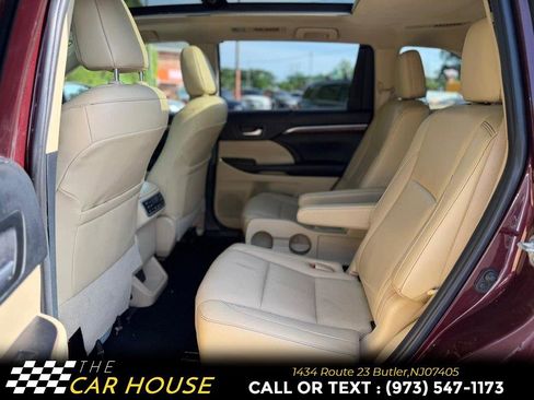 Used 2019 Toyota Highlander Limited Platinum FWD image 18