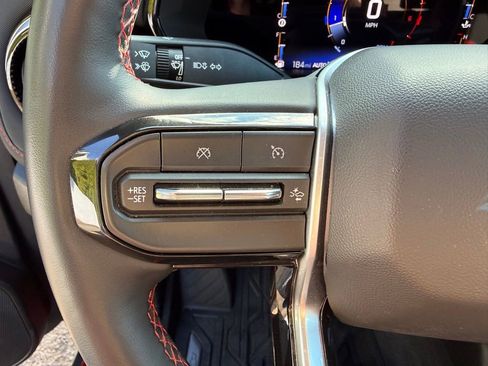 Used 2023 Chevrolet Colorado Z71 w/ Z71 Convenience Package 2 image 30