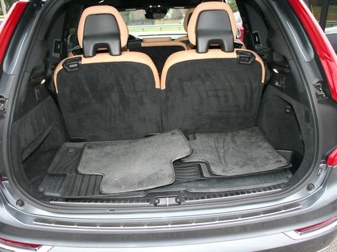 Used 2017 Volvo XC90 T6 Inscription w/ Vision Package image 18