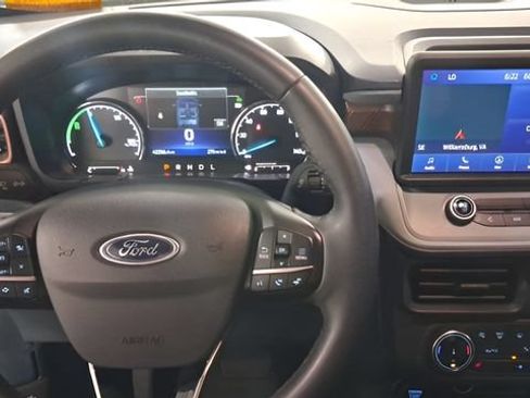 Used 2023 Ford Maverick Lariat w/ Lariat Luxury Package FWD image 11