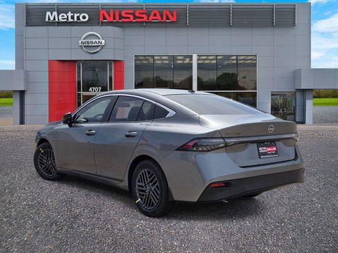 New 2026 Nissan Sentra SV FWD image 4