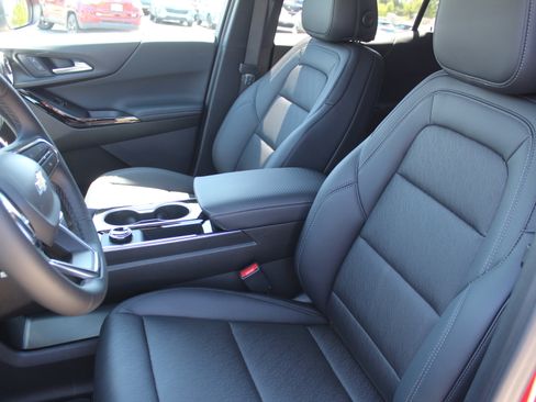 New 2026 Chevrolet Equinox LT w/ Convenience Package II AWD/4WD image 9