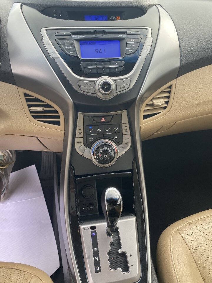 Used 2013 Hyundai Elantra Limited FWD image 17