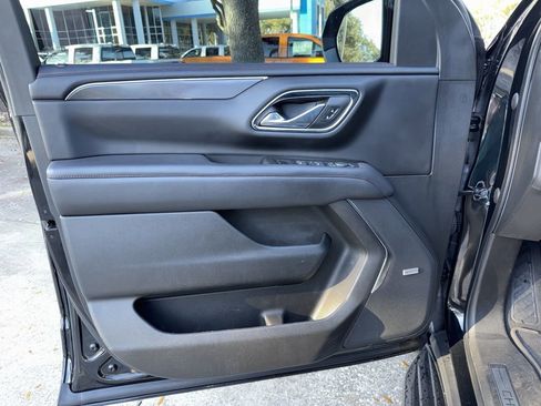 Used 2022 Chevrolet Suburban RST w/ Sport Performance Package image 18