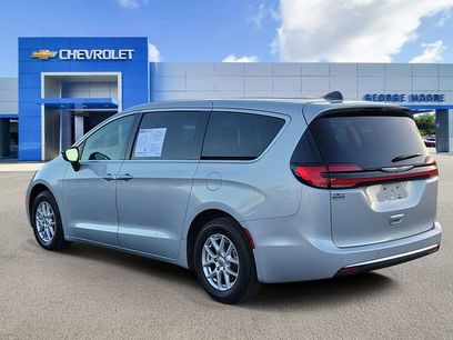Used 2024 Chrysler Pacifica Touring-L