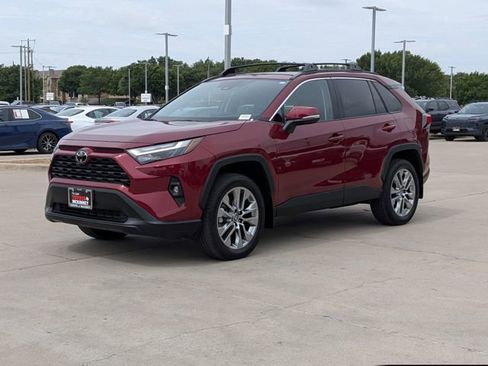 Used 2025 Toyota RAV4 XLE Premium w/ Weather Package AWD/4WD image 9