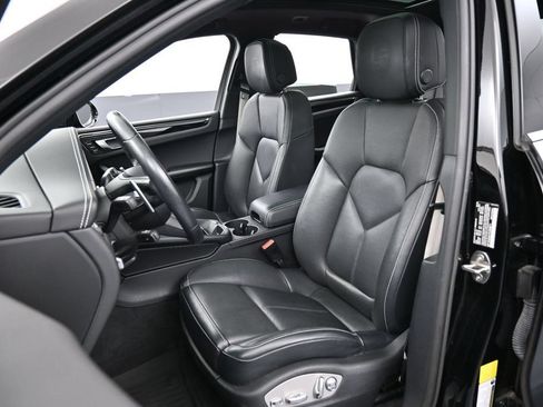 Certified 2023 Porsche Macan S AWD/4WD image 5
