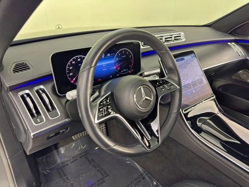 Used 2022 Mercedes-Benz S 500 4MATIC w/ AMG Line Package image 14