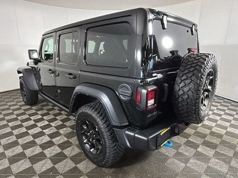 Used 2023 Jeep Wrangler Unlimited w/ Cold Weather Group AWD/4WD image 5