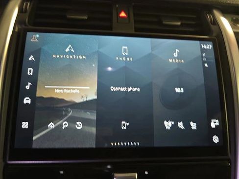 Certified 2024 Land Rover Discovery Dynamic SE image 20