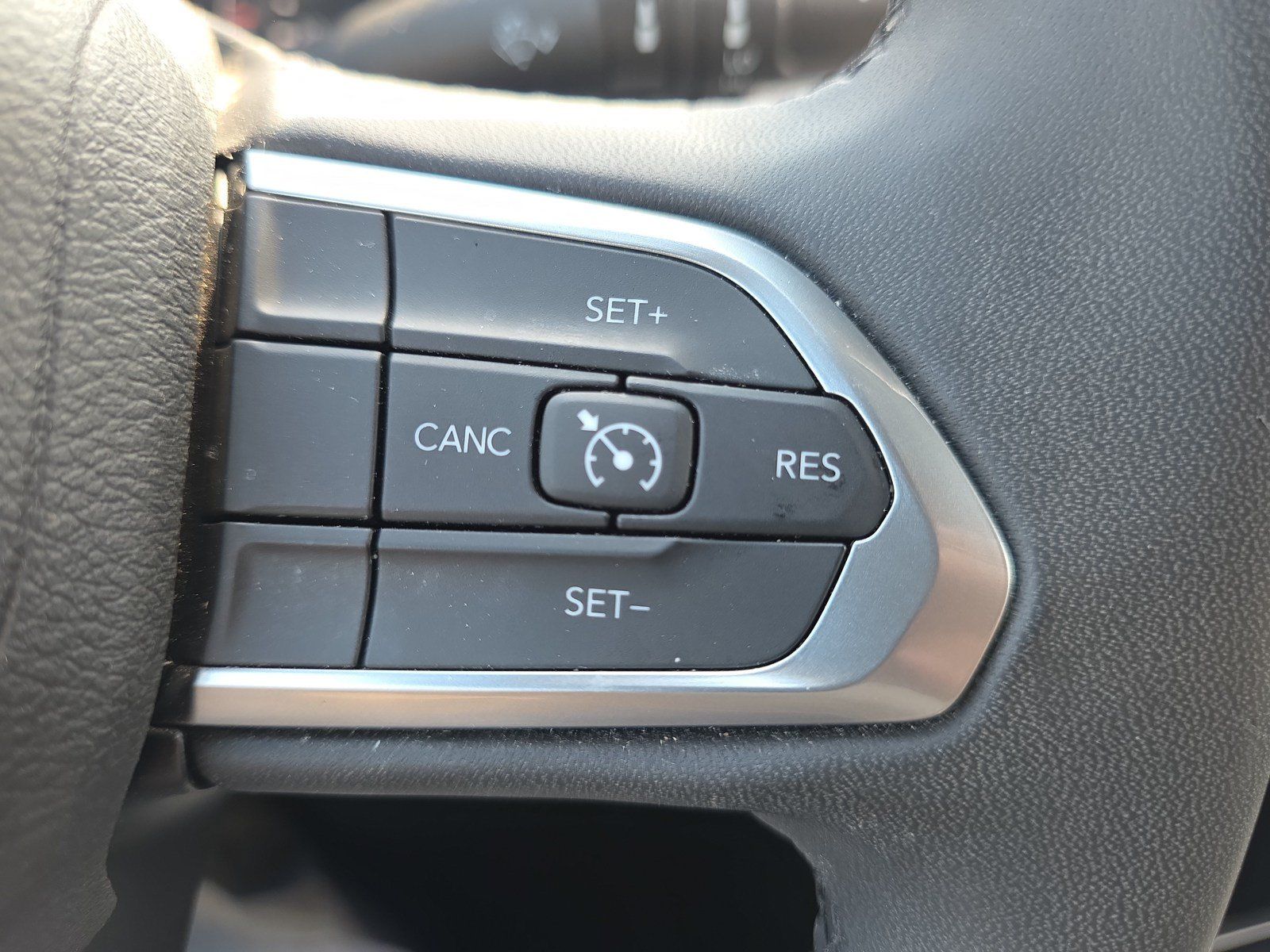 Used 2024 Jeep Compass Latitude AWD/4WD image 25