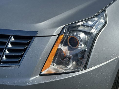 Used 2016 Cadillac SRX Luxury FWD image 11