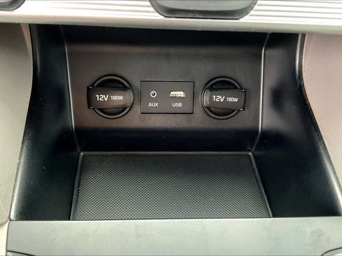 Used 2019 Hyundai Elantra SE image 39