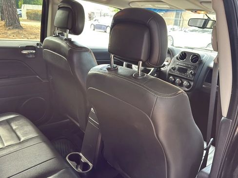 Used 2015 Jeep Patriot High Altitude AWD/4WD image 18