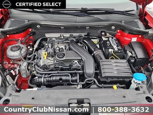 Used 2022 Volkswagen Taos SEL image 32