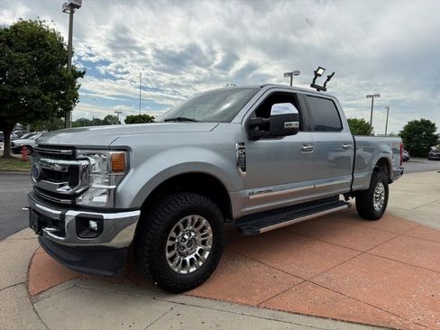 Used 2022 Ford F250 XLT w/ XLT Premium Package AWD/4WD image 3