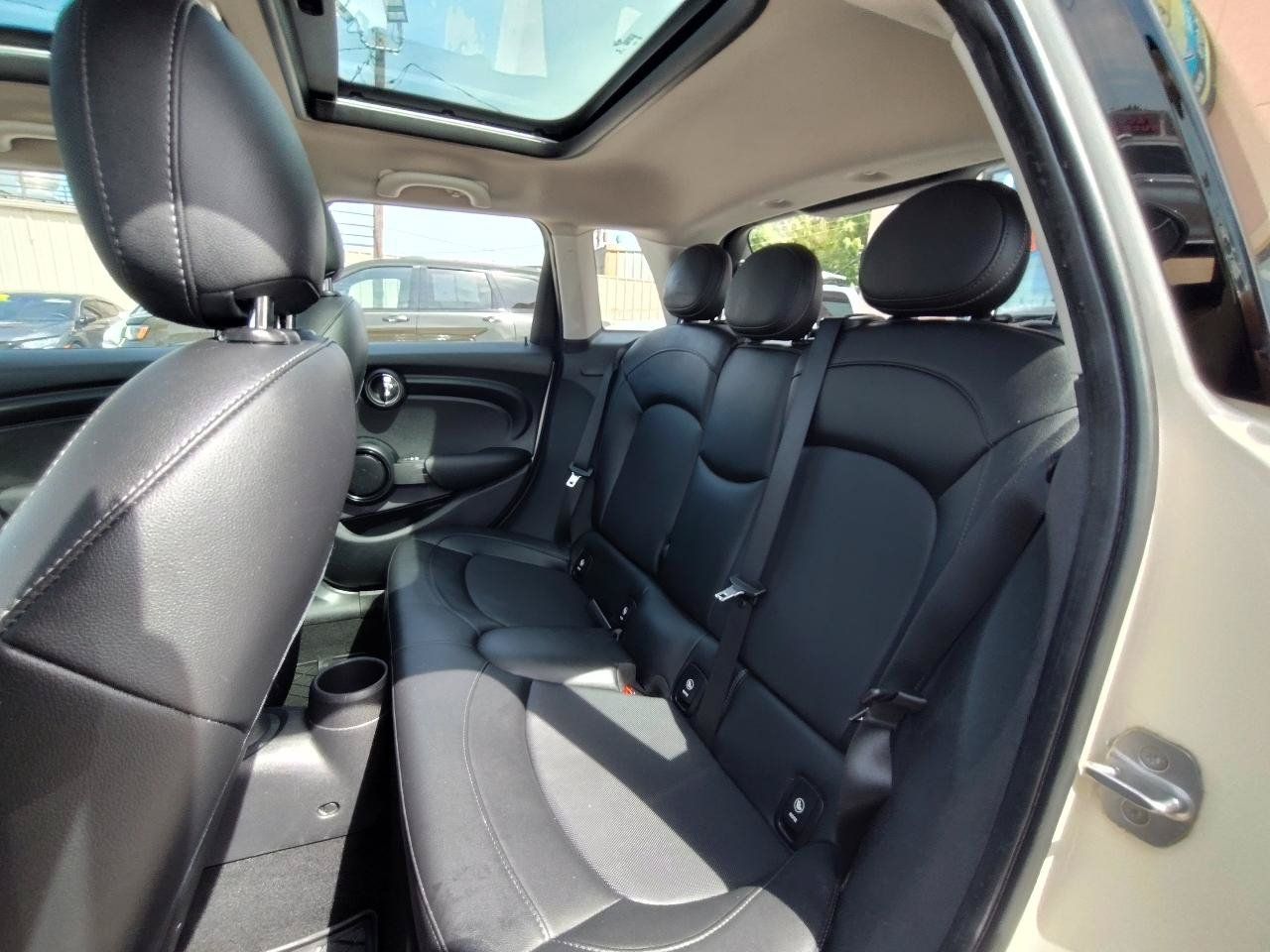 Used 2019 MINI Cooper 4-Door Hardtop FWD image 30