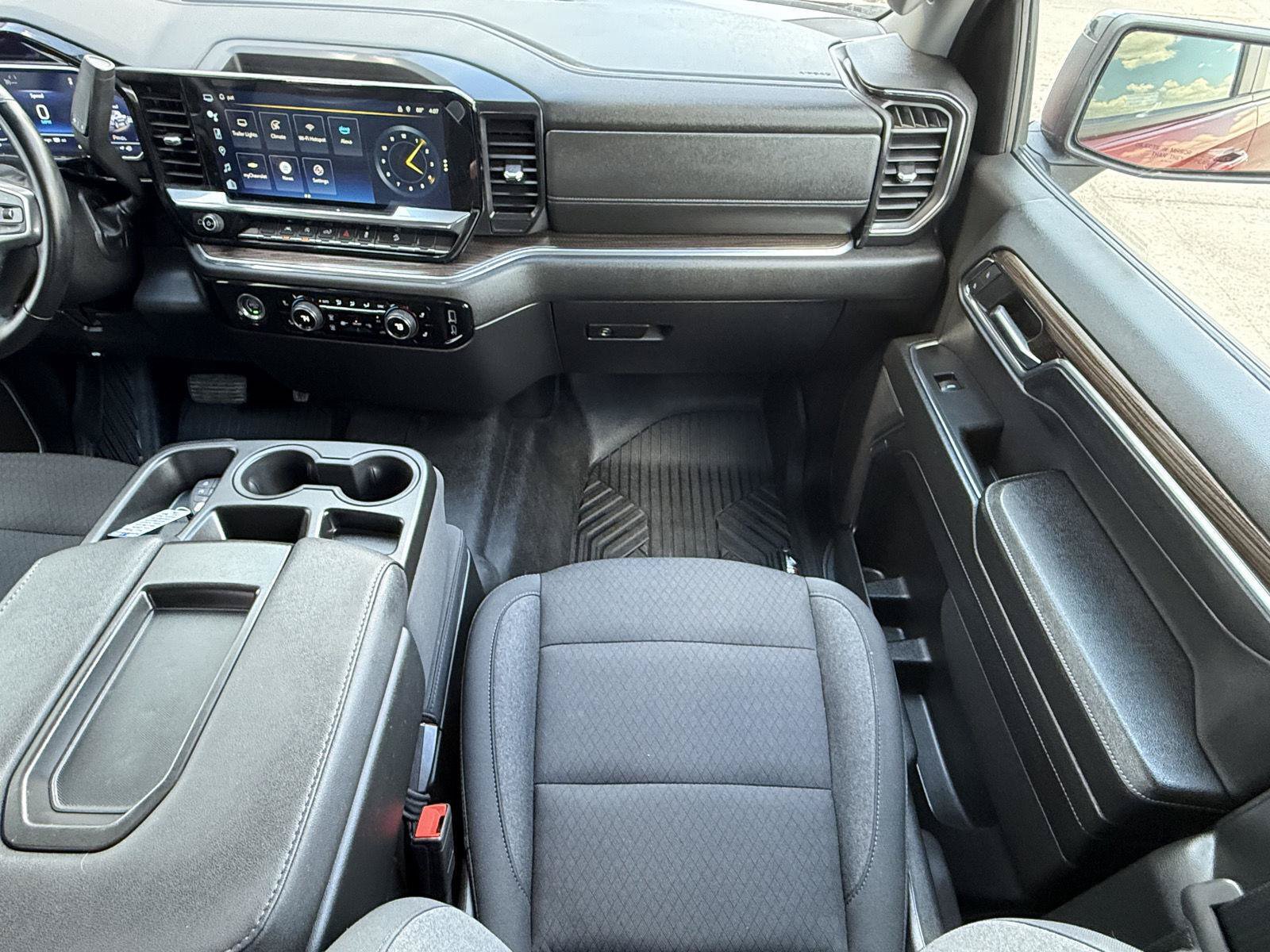 Used 2024 Chevrolet Silverado 1500 RST w/ Z71 Off-Road Package AWD/4WD image 19