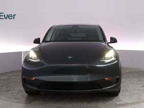 Used 2024 Tesla Model Y Long Range RWD image 12