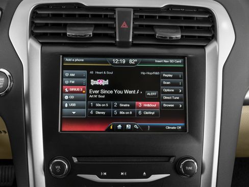 Used 2016 Ford Fusion Energi Titanium FWD image 7
