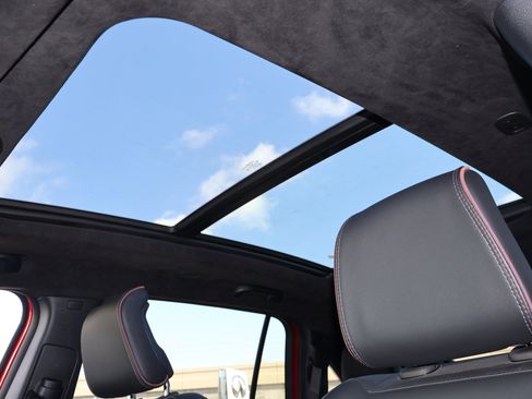 Used 2024 Jeep Wagoneer Launch Edition image 5