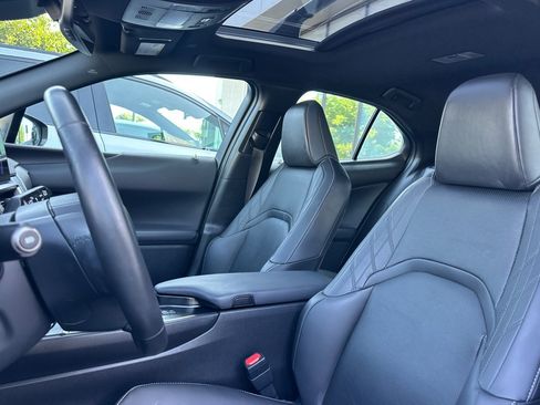 Certified 2025 Lexus UX 300h FWD w/ Accessory Package (Z2) image 5