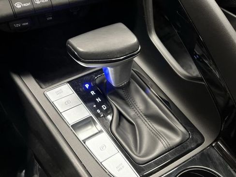 Used 2021 Hyundai Elantra Limited image 22