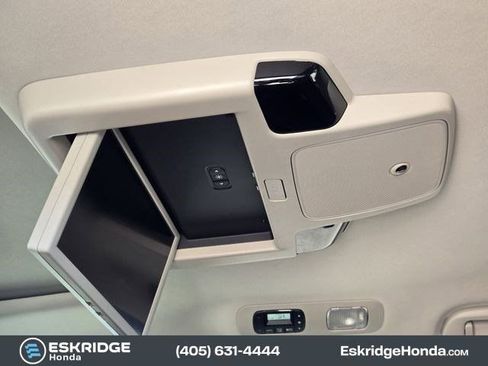 Used 2025 Honda Odyssey Elite image 32