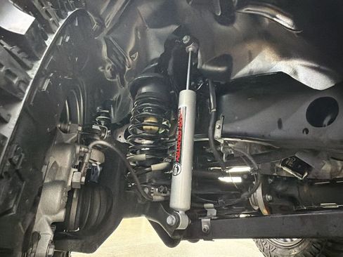 Used 2025 Jeep Wrangler Unlimited Sahara w/ Safety Group image 16