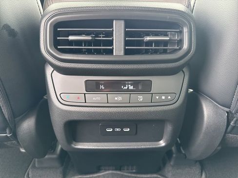 New 2025 Honda Pilot Touring image 15