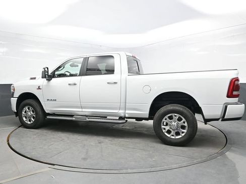 Used 2024 RAM 2500 Laramie AWD/4WD image 4