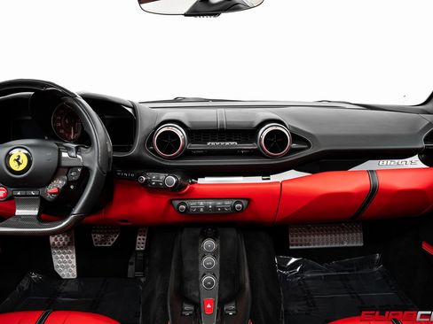 Used 2022 Ferrari 812 GTS image 27