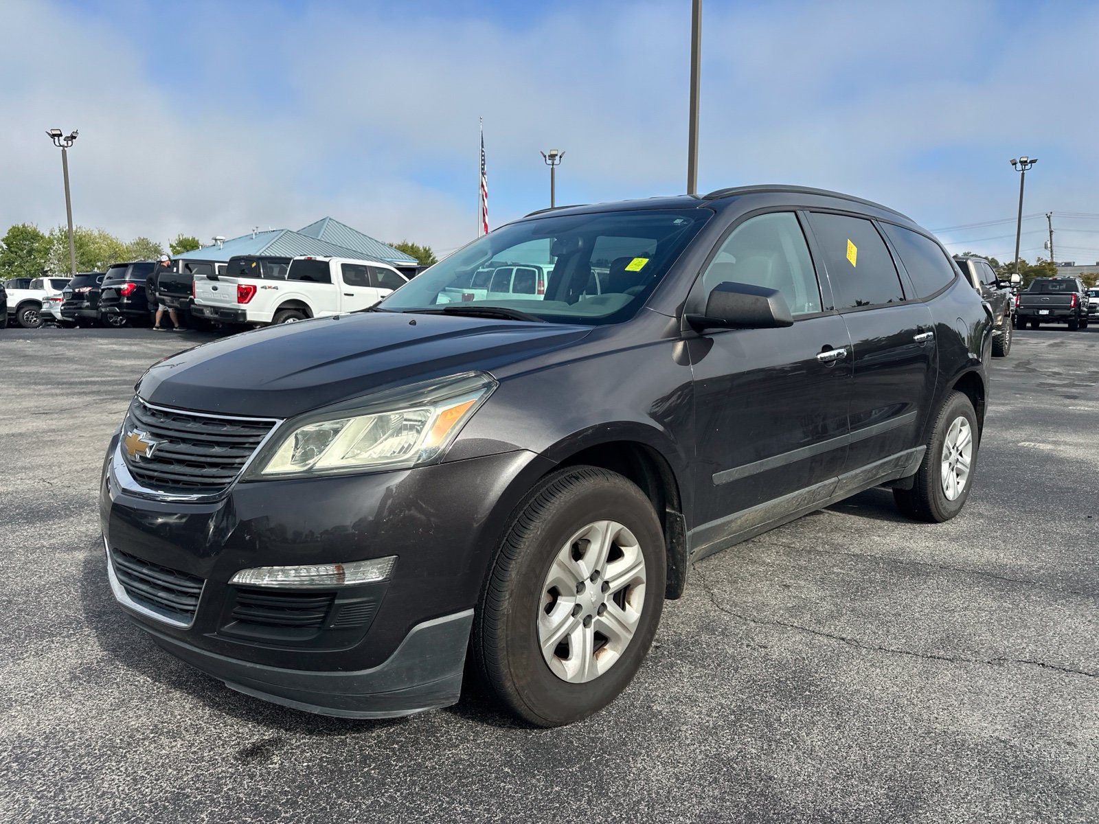 Used 2017 Chevrolet Traverse LS FWD image 1