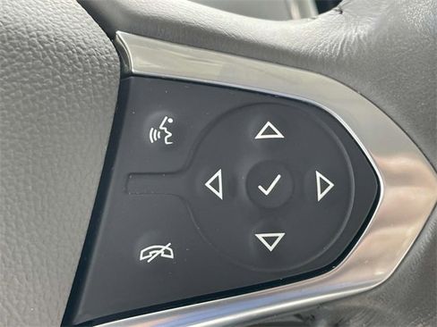 Used 2021 Chevrolet Traverse LT w/ LT Premium Package image 24