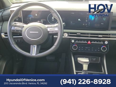 Certified 2025 Hyundai Santa Cruz Limited AWD/4WD image 20