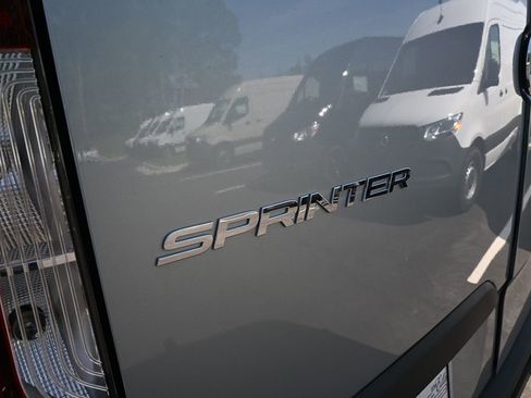 Used 2025 Mercedes-Benz Sprinter 2500 image 28