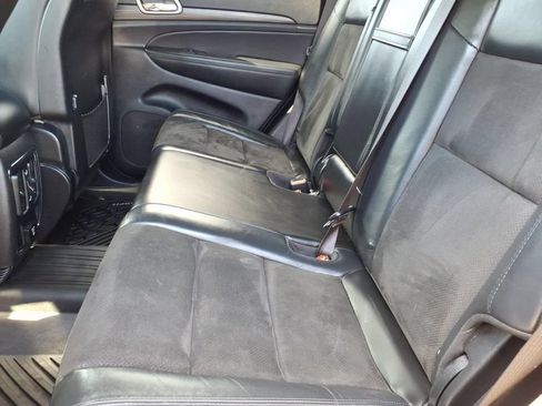 Used 2021 Jeep Grand Cherokee Laredo X AWD/4WD image 16